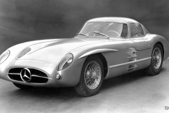 Une Mercedes de 1955 vendue 135 millions d'euros, record mondial pour une voiture aux enchères