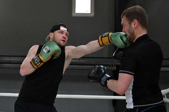 A Kiev, une salle de boxe pour surmonter le stress de la guerre