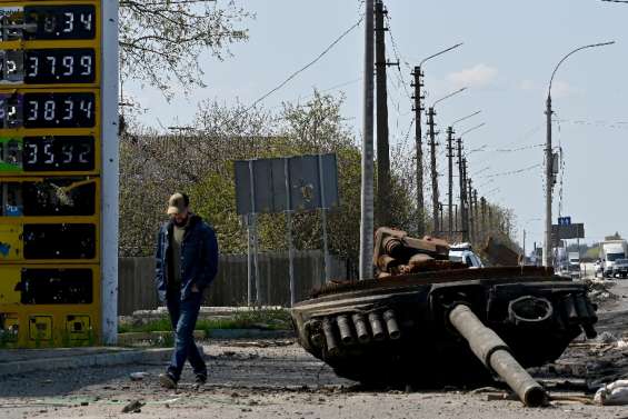 En Ukraine, les pompes à essence à sec deviennent source de fierté