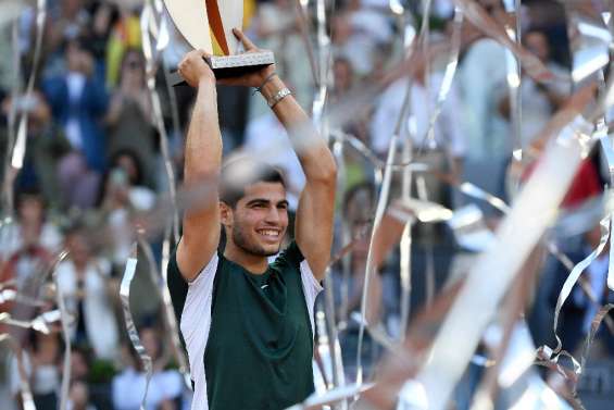 Tennis: Alcaraz s'offre à Madrid son 2e Masters 1000 en écrasant Zverev