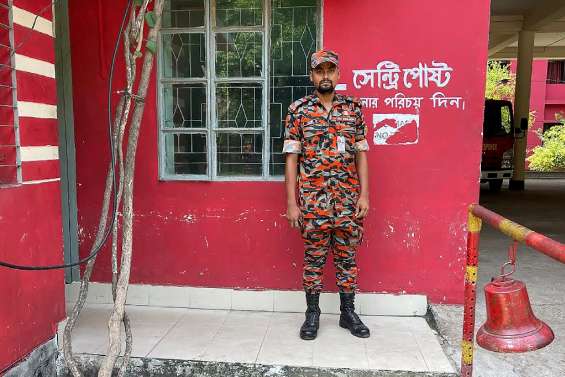 Explosion au Bangladesh: sa brigade décimée sous ses yeux, un pompier s'en sort indemne 