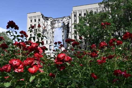 Ukraine: Paris propose d'aider à débloquer le port d'Odessa, combats dans l'est et le sud