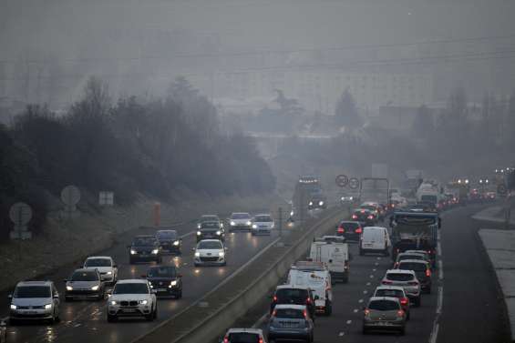 Plan climat de l'UE: les 27 approuvent la fin des moteurs thermiques en 2035