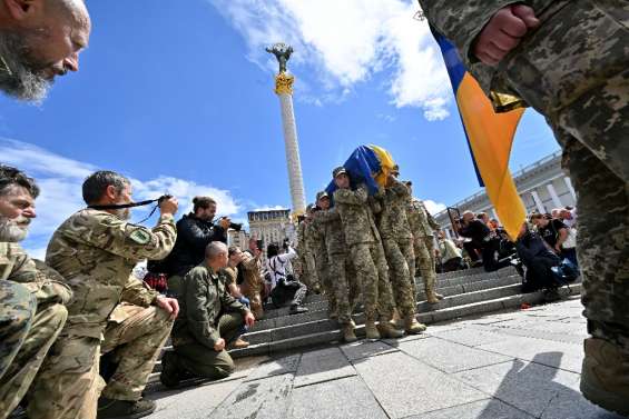 L'Ukraine en guerre suspendue à la décision sur sa candidature à l'UE