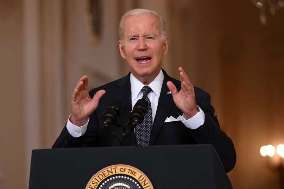 Biden délivre un appel passionné à limiter la vente de fusils d'assaut