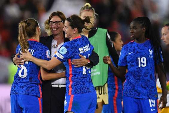 Euro: les Bleues filent en quarts en s'inquiétant pour Katoto