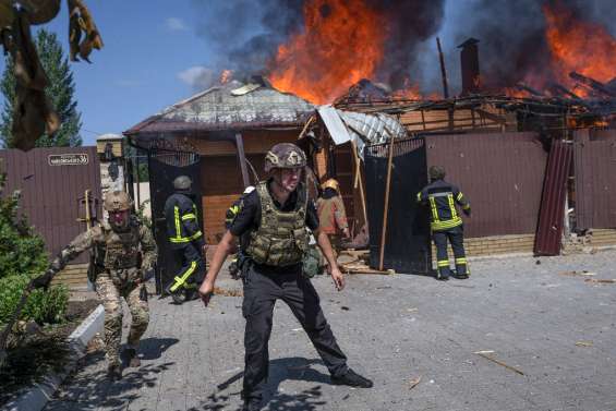 Les ports ukrainiens fonctionnent à nouveau, un pont clé frappé par l'armée de Kiev dans le sud