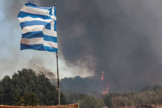 Grèce: un incendie à Lesbos oblige à évacuer touristes et habitants