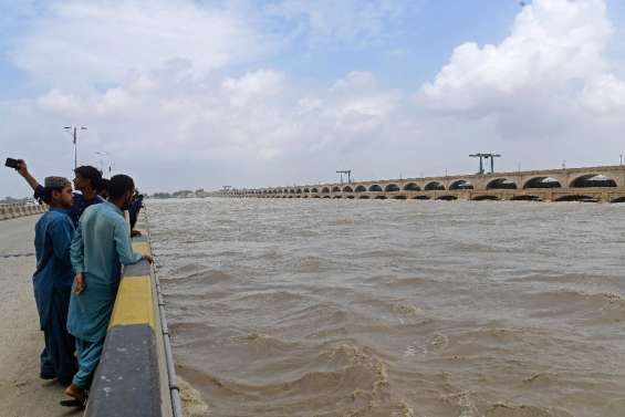 Inondations: le sort de milliers de Pakistanais suspendu à un barrage de l'époque coloniale