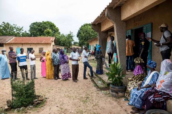 Législatives au Sénégal: l'opposition et le camp présidentiel revendiquent la victoire