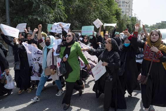 Des talibans tirent en l'air à Kaboul pour disperser une manifestation de femmes