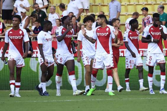 Ligue 1: à dix et combatif, Monaco arrache le nul contre Rennes