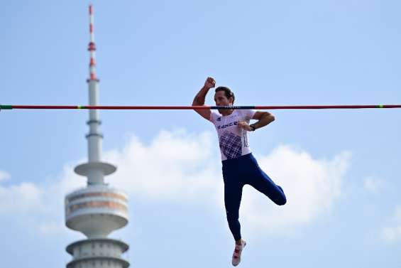 Athlétisme: Lavillenie et Collet en finale de la perche avec Duplantis