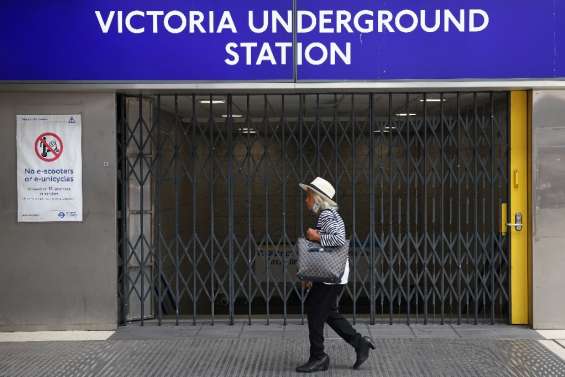 Le métro de Londres quasi paralysé par une grève face à l'inflation