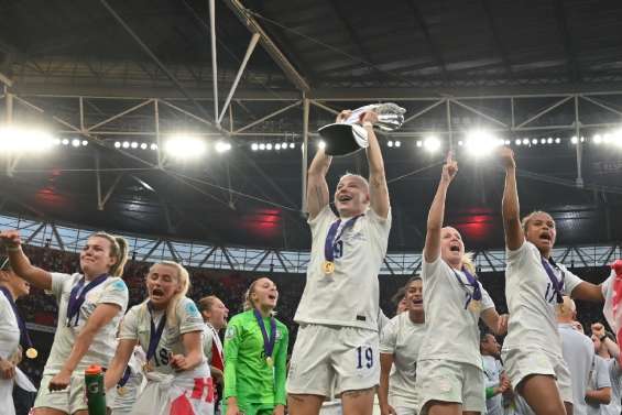 Euro féminin: l'Angleterre triomphe contre l'Allemagne après une compétition historique