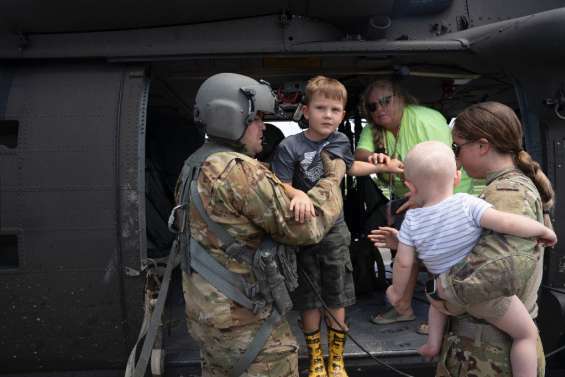 Dans le Kentucky inondé, du porte-à-porte pour compter les morts