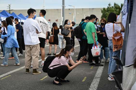 En Chine, jeunes recherchent emploi désespérément 