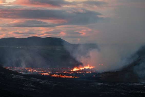 En Islande, la nouvelle éruption attire les curieux