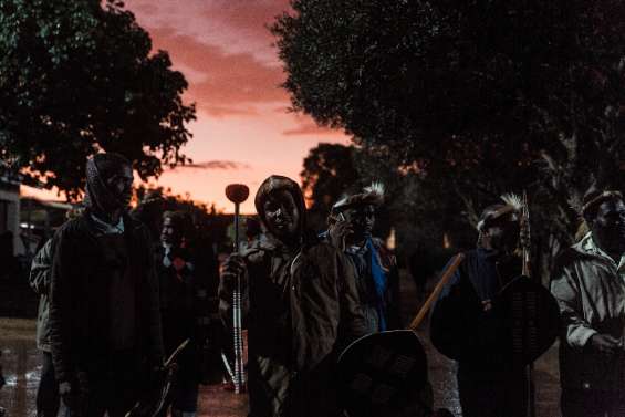 Afrique du Sud: une foule immense célèbre le nouveau roi zoulou