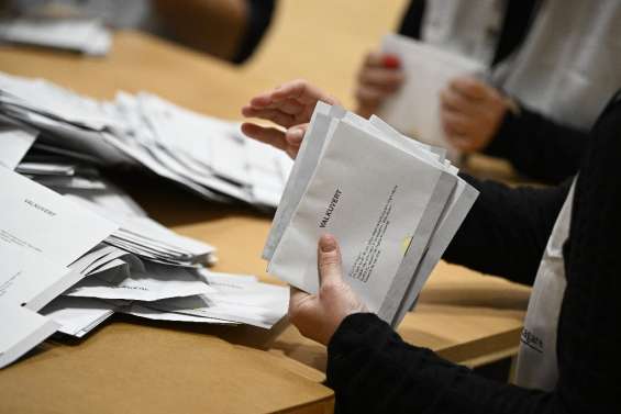 La Suède dans l'attente d'un vainqueur après des élections rocambolesques