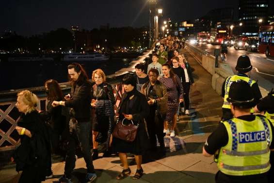 Les Britanniques s'arment de patience pour saluer leur reine bien-aimée