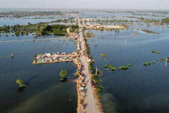 Pakistan : les autorités tentent de contenir un lac gonflé par les pluies de mousson