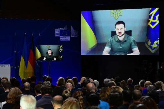 Ukraine: Zelensky demande 38 milliards, bombardements à Bakhmout