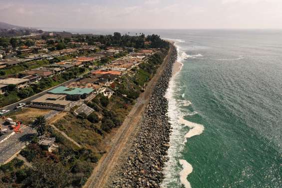 Voies ferrées, villas, plages... En Californie, l'océan avale la côte