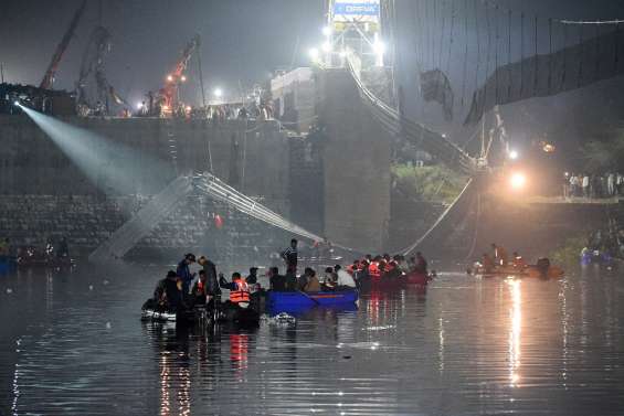 Un pont suspendu s'effondre en Inde : le bilan s'alourdit à 120 morts