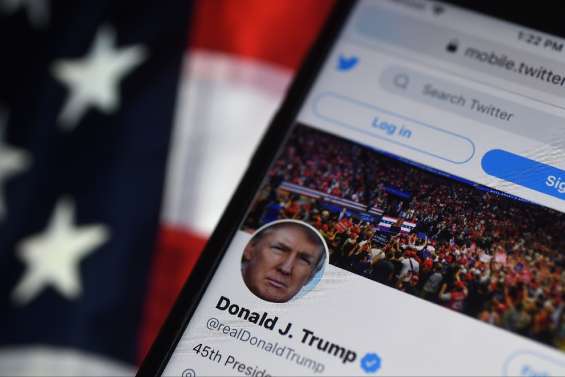 Trump à nouveau confronté au puissant attrait de Twitter