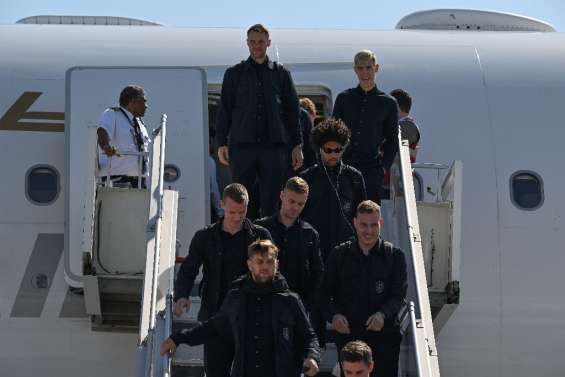 Mondial: les stars descendent de l'avion, l'attente monte à Doha