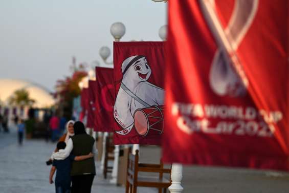 Mondial: trophée, supporteurs et équipes arrivent en ordre dispersé au Qatar