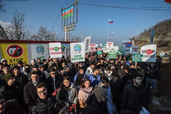 Au Nagorny Karabakh, la crainte d'une crise humanitaire en plein blocage d'une route clé