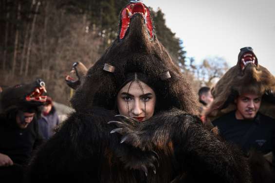 La parade des ours en Roumanie, nouvelle attraction touristique