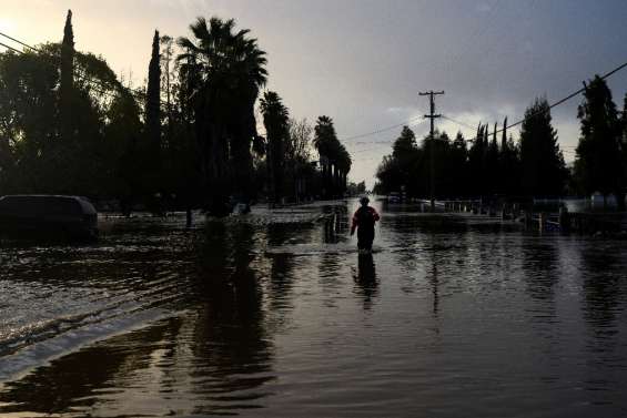 Un cyclone amène toujours plus de pluie en Californie, frappée par des tempêtes historiques