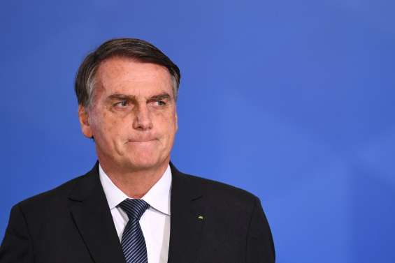 Saccage au Brésil: Bolsonaro visé par l'enquête, un ex-ministre arrêté