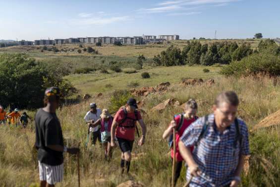 Randonnée urbaine à Soweto, entre détritus et mines d'or