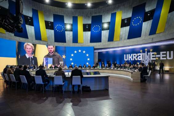 Kiev accueille un sommet avec l'UE en pleine offensive russe