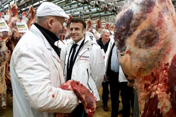 A Rungis, Macron défend sa réforme des retraites et agite 