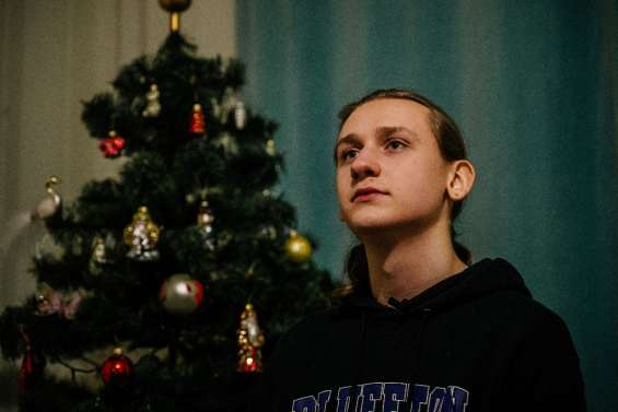 Avoir 18 ans en Ukraine: la vie malgré la solitude, l'éloignement ou la douleur