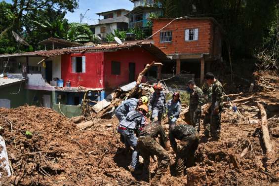 Glissements de terrain au Brésil: 44 morts et 38 personnes toujours portées disparues