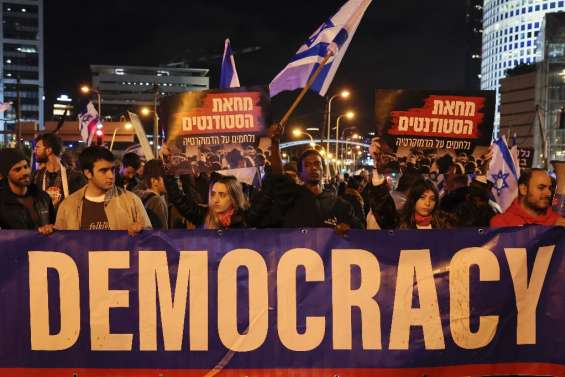 Des milliers de manifestants anti-Netanyahu à Tel-Aviv

