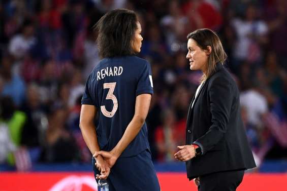 Bleues: Corinne Diacre face à l'insoutenable pression de ses cadres