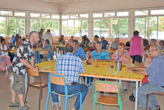 Les anciens conviés par le comité pastoral