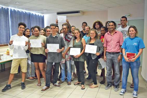 Des mini-entrepreneurs généreux au lycée du Grand Nouméa