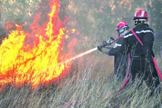 L’incendie toujours en cours à Koumac