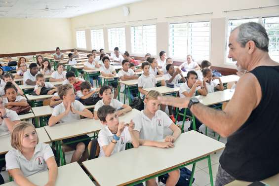 Les trois coups résonnent au collège