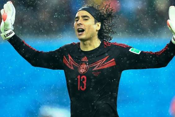 L'agent d'Ochoa contacté par le Barça