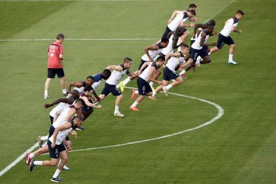 Tennis-ballon pour les Bleus