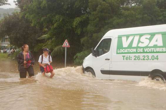 Les pluies coupent la route d'Auteuil